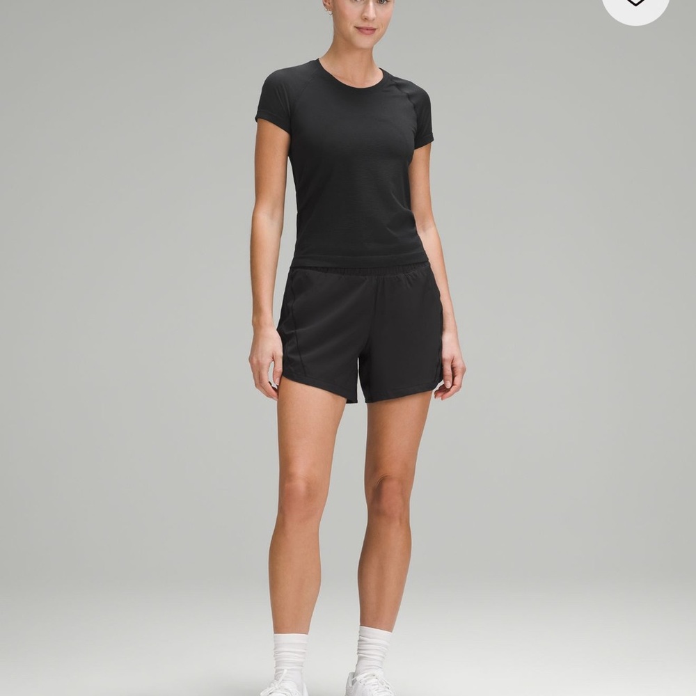 Black swiftly tech lululemon shirt